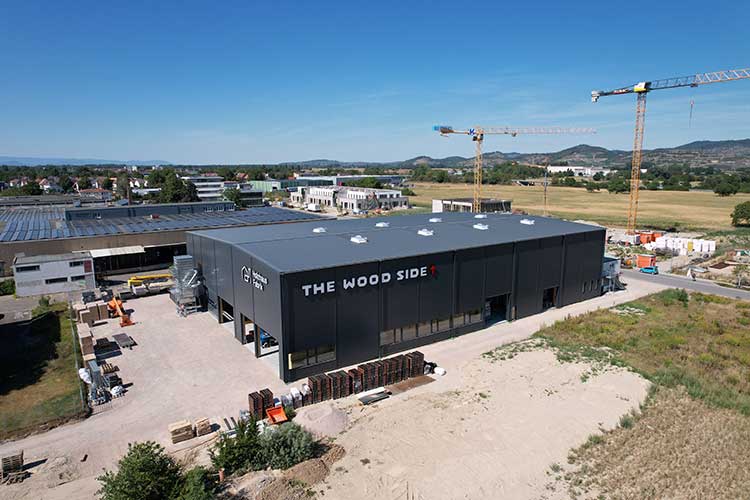 Produktionshalle in Holzbauweise im Breisacher Gewerbepark Rheinbrücke