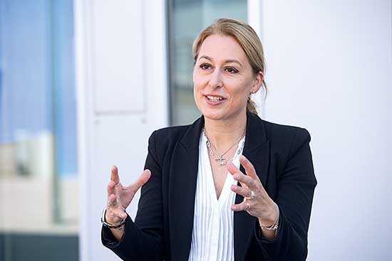 Dr. Chistine Lemaitre – Experteninterview »Uns wird eine gewisse Unruhe nachgesagt, aber den einen festen Standard gibt es bei uns nicht«