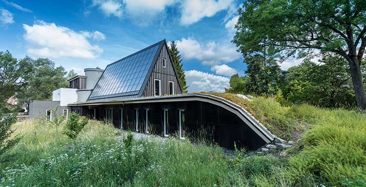 Abbildung zum Fachartikel »Sonnenhaus mit zukunftsweisendem Energie- und Baukonzept«