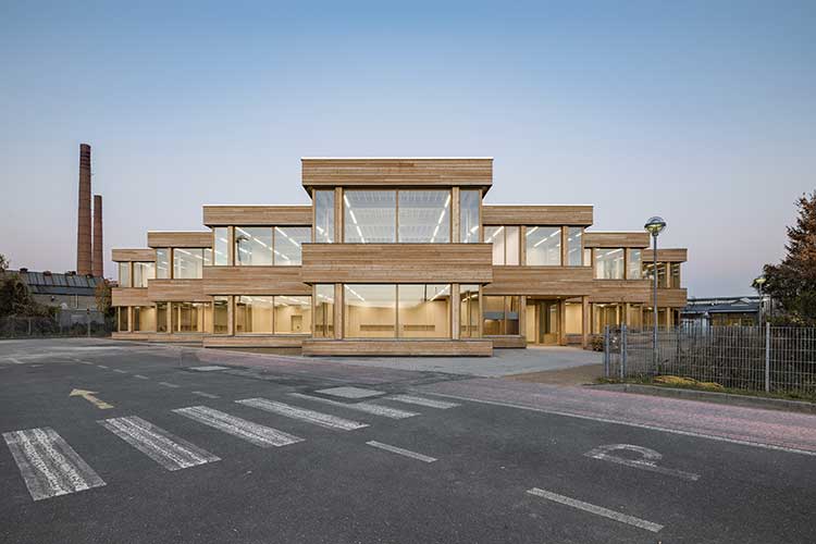 Abbildung zum Fachartikel »Modularer Holzbau strukturiert ein Assessment- und Förderzentrum«