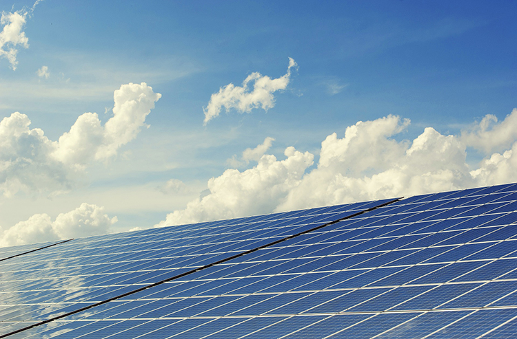 Photovoltaikanlage auf dem Dach 