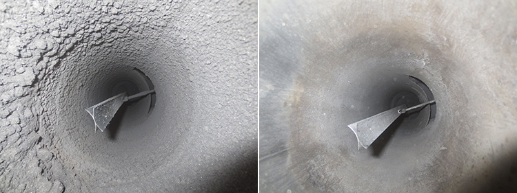 Blick in den Oeko-Tube-Inside: Abgeschiedener Feinstaub nach ca. 100 Betriebsstunden mit Holzhackgut (links) und nach erfolgter Abreinigung der Staubschicht (rechts), Bildrechte: OTH Amberg-Weiden  