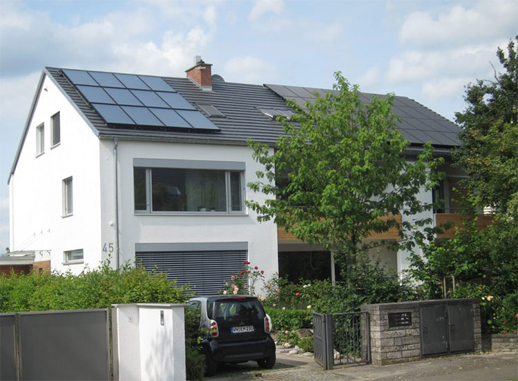 Energetisch saniertes Haus in Stuttgart mit solarthermisch unterstüzter Heizung 