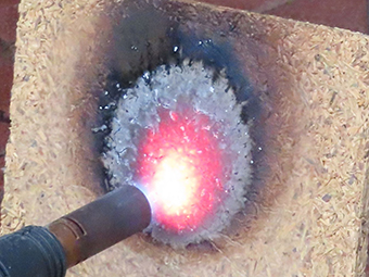 Baumaterialien aus namibischem Akazienholz