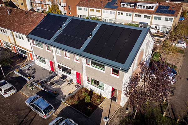 Energetische Gebäudesanierung mit intelligenten Fabriken 