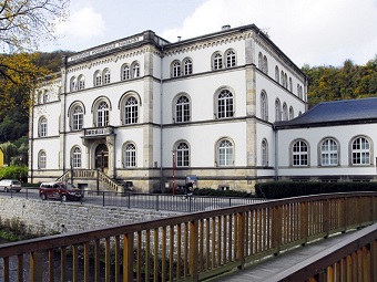 Stiftungsprofessur für ressourceneffizienten Hochbau