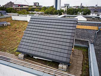 Neuartige Solardachpfannen liefern Strom und Wärme