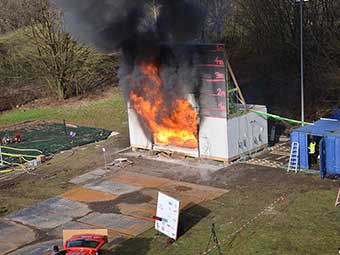 Holzbauten halten beim Brandschutz mit