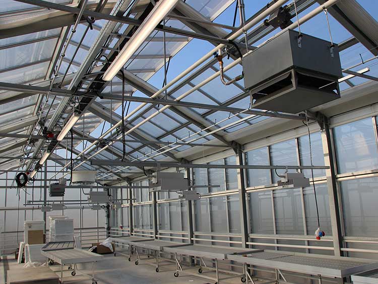 Forschende entwickeln ressourcensparende Glas-Folien-Dächer 