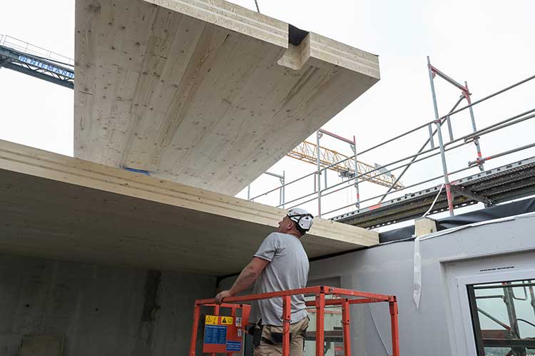 Brandschutzbemessung für geklebte Holzteile optimiert 