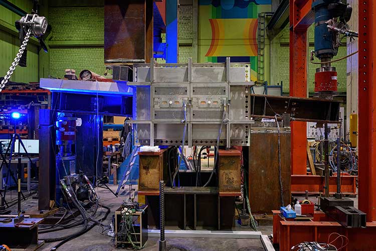 Verbundbau: Brückenträger im Ofen 