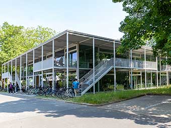 Architektonische Leichtigkeit für optimale Lernbedingungen