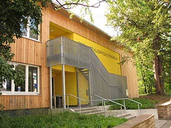 Netzwerk Nachhaltige Unterrichtsgebäude: Neue Website stellt gute Lösungen für Bestand und Neubau vor
