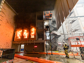 Feuer und Flamme für die Zukunft: Zentrum für Brandforschung eröffnet