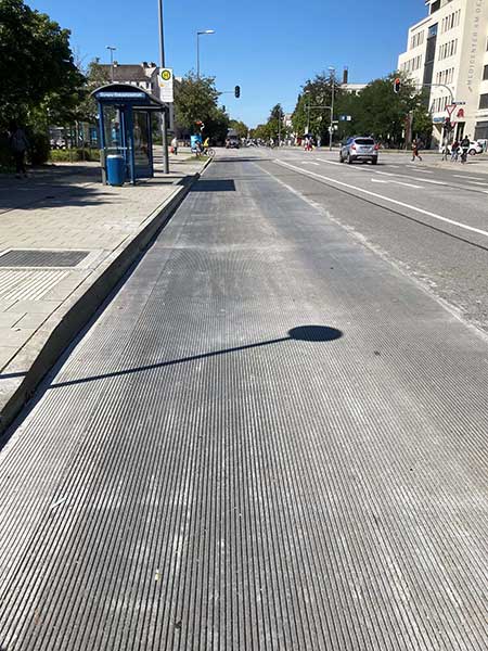 Busspuren aus Ultrahochleistungsbeton 