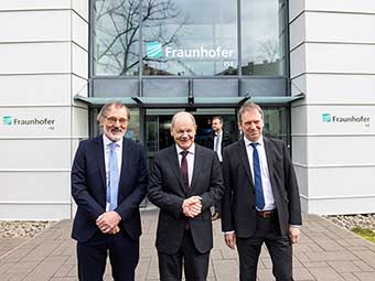 Bundeskanzler Olaf Scholz besucht Fraunhofer ISE in Freiburg
